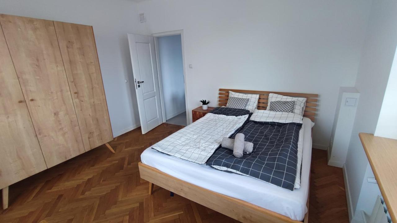 Apartamento Przestronny Apartament W Centrum Varsovia Exterior foto